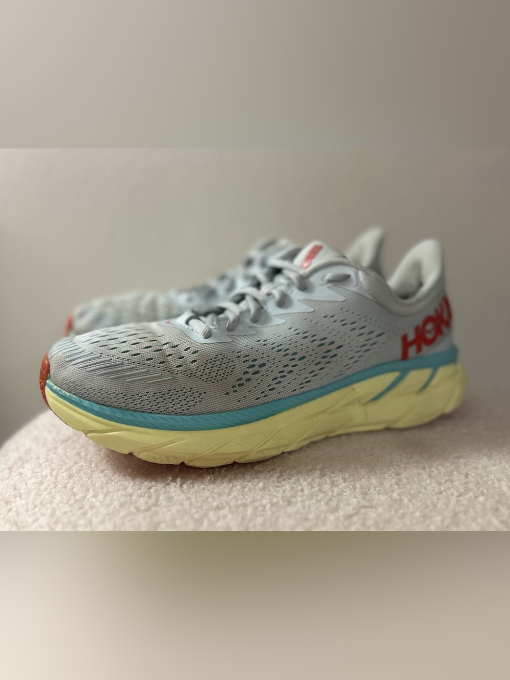 HOKA One Women's Clifton 7 road-running "Morning Mist / Hot Coral" size 7.5 - Picture 3 of 11